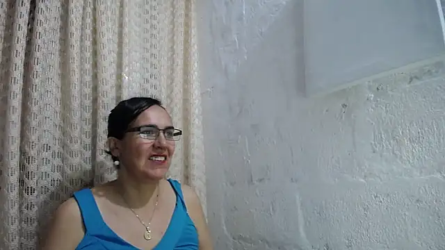 Snapshot of gabbyparker_ chatting on October 2025 10:38:01 AM gabbyparker online show from October 2025 10:38:01 AM