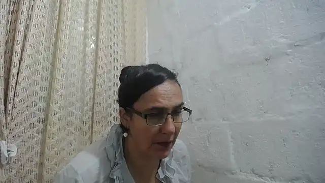 gabbyparker  online show from April 2026 10:00:01 AM