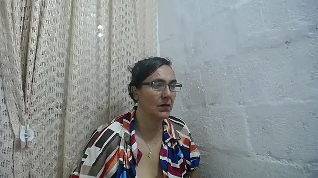 gabbyparker  online show from April 2026 09:35:01 AM