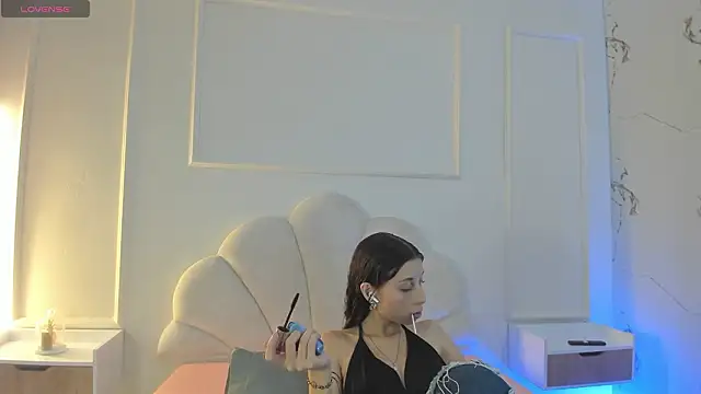 Cloedurant online show from February 2026 09:01:02 PM