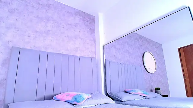 karla-ruiz online show from October 2025 07:04:01 PM