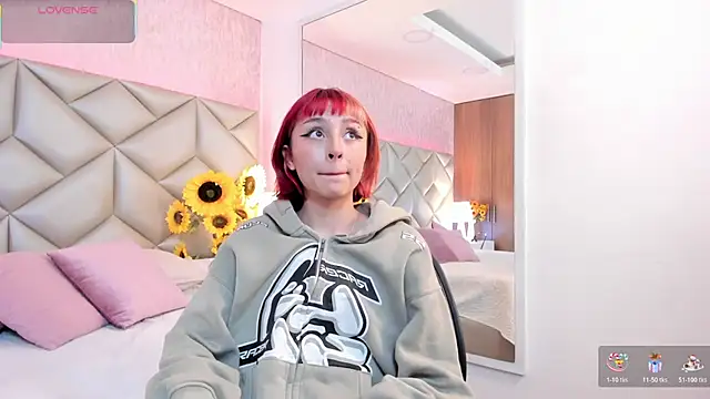 dafnne hall online show from November 2025 04:12:02 AM