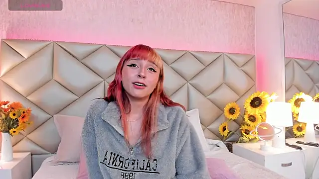 dafnne hall online show from November 2025 04:13:01 AM