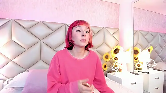 dafnne hall online show from December 2025 04:25:01 AM