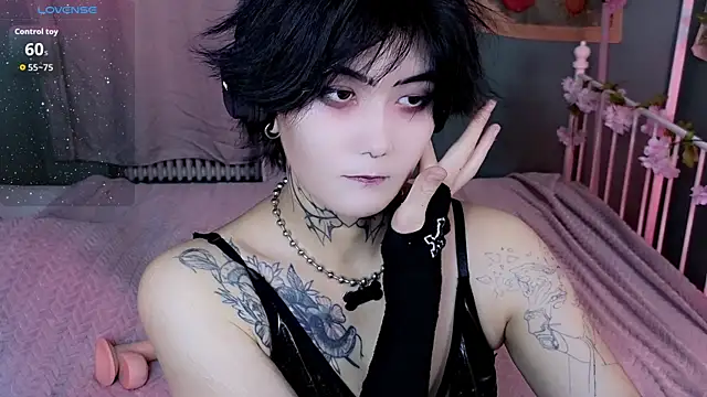 Snapshot of GothXRaven chatting on November 2025 12:20:01 PM GothXRaven online show from November 2025 12:20:01 PM