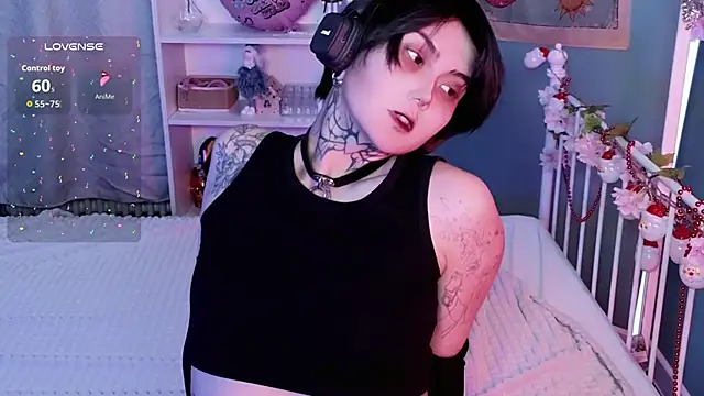 Snapshot of GothXRaven chatting on January 2026 03:38:01 PM GothXRaven online show from January 2026 03:38:01 PM