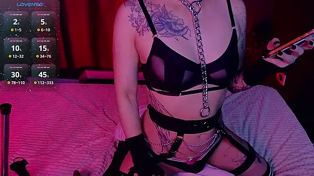 Snapshot of GothXRaven chatting on November 2025 12:00:02 PM GothXRaven online show from November 2025 12:00:02 PM