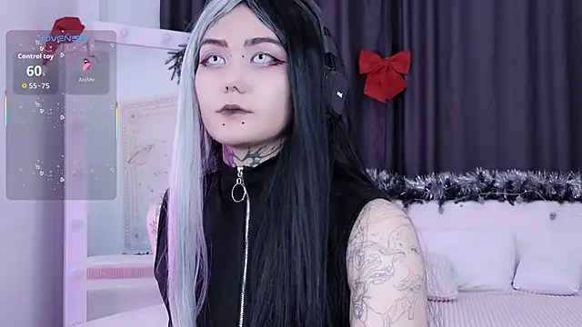 Snapshot of GothXRaven chatting on December 2025 10:37:01 AM GothXRaven online show from December 2025 10:37:01 AM