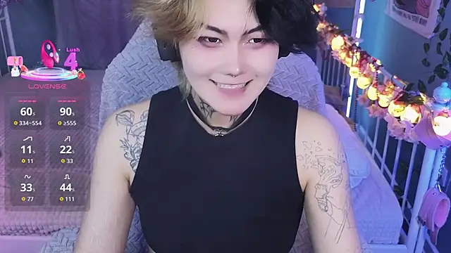 Snapshot of GothXRaven chatting on December 2025 11:37:01 AM GothXRaven online show from December 2025 11:37:01 AM