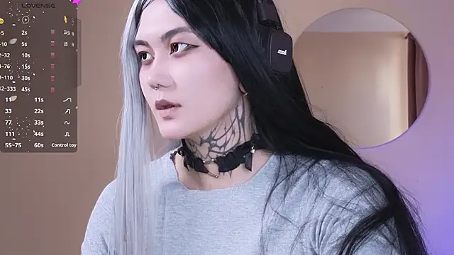 Snapshot of GothXRaven chatting on February 2026 11:07:01 AM GothXRaven online show from February 2026 11:07:01 AM