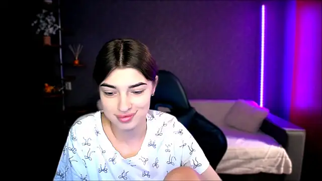 Snapshot of Dianaa_Lee0 chatting on September 2025 05:17:01 PM Dianaa Lee0 online show from September 2025 05:17:01 PM