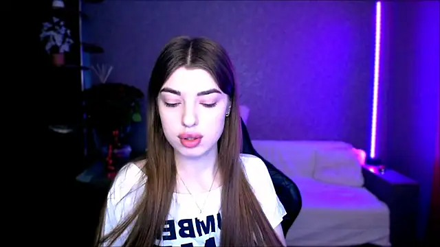 Snapshot of Dianaa_Lee0 chatting on November 2025 11:43:02 AM Dianaa Lee0 online show from November 2025 11:43:02 AM