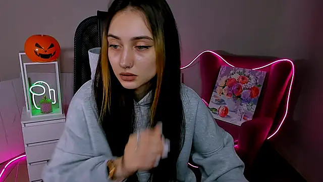 Snapshot of olivianorton chatting on October 2025 01:32:02 PM olivianorton online show from October 2025 01:32:02 PM