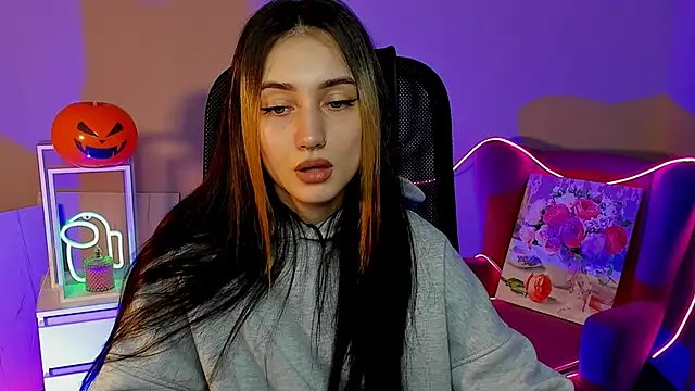 Snapshot of olivianorton chatting on October 2025 03:35:01 PM olivianorton online show from October 2025 03:35:01 PM