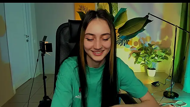 Snapshot of olivianorton chatting on September 2025 01:50:01 PM olivianorton online show from September 2025 01:50:01 PM