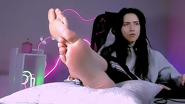 Snapshot of olivianorton chatting on March 2026 01:44:01 PM olivianorton online show from March 2026 01:44:01 PM