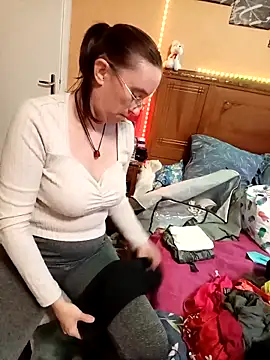 Sophierob1 online show from September 2025 06:20:02 AM