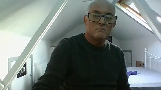 Snapshot of naughtygrandad1 chatting on November 2025 03:27:02 PM naughtygrandad1 online show from November 2025 03:27:02 PM