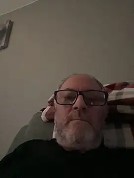 Snapshot of naughtygrandad1 chatting on February 2026 07:43:02 AM naughtygrandad1 online show from February 2026 07:43:02 AM