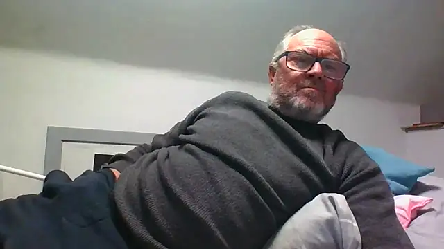 Snapshot of naughtygrandad1 chatting on December 2025 08:03:01 PM naughtygrandad1 online show from December 2025 08:03:01 PM