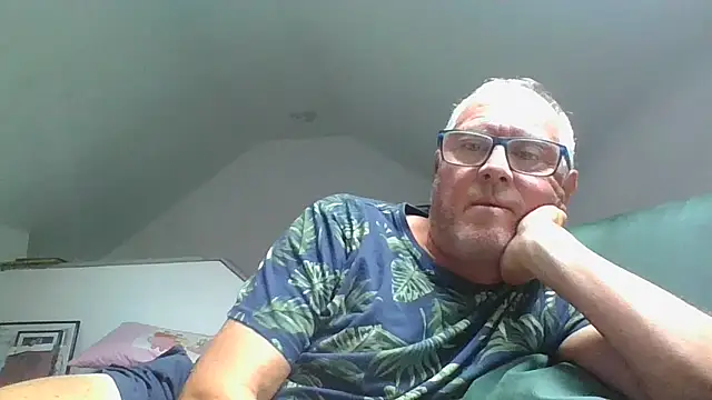 Snapshot of naughtygrandad1 chatting on June 2026 09:15:02 AM naughtygrandad1 online show from June 2026 09:15:02 AM