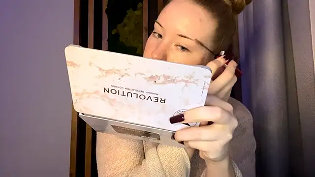 PandaFluff online show from November 2025 04:10:01 PM