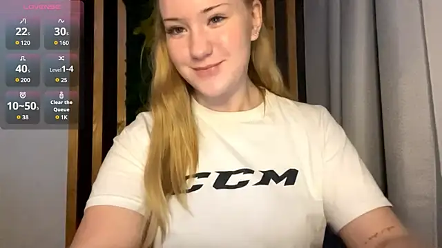 PandaFluff online show from October 2025 04:17:02 PM