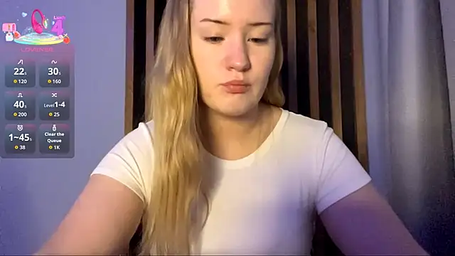 PandaFluff online show from November 2025 04:23:02 PM