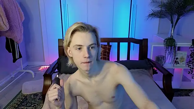 saintlauren1 online show from November 2025 07:14:01 PM