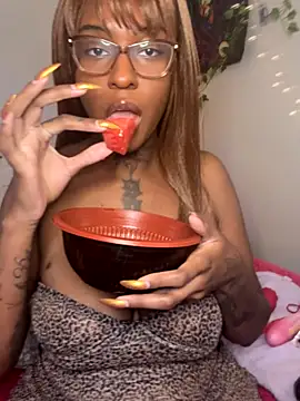 MistiSavannah online show from November 2025 03:00:02 PM