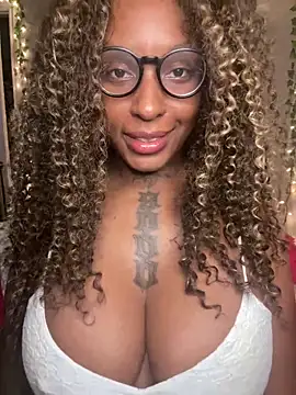 MistiSavannah online show from April 2026 01:03:01 AM