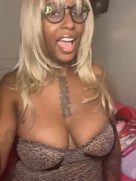 MistiSavannah online show from October 2025 02:00:02 AM