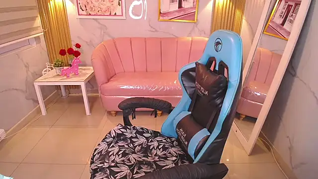 angel09 a  online show from December 2025 12:40:02 PM