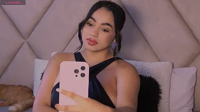 CharlotteeBrownn online show from November 2025 07:06:02 PM