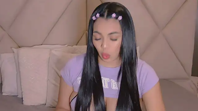 CharlotteeBrownn online show from March 2026 04:00:01 AM