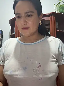 Snapshot of Rouse69_ chatting on November 2025 06:47:01 AM Rouse69 online show from November 2025 06:47:01 AM