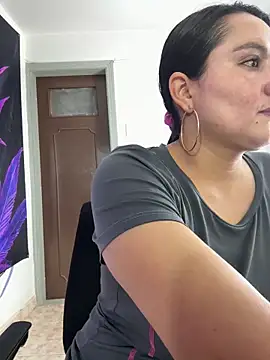 Snapshot of Rouse69_ chatting on November 2025 01:10:01 AM Rouse69 online show from November 2025 01:10:01 AM