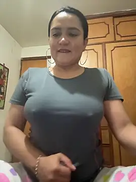 Snapshot of Rouse69_ chatting on October 2025 05:17:02 AM Rouse69 online show from October 2025 05:17:02 AM