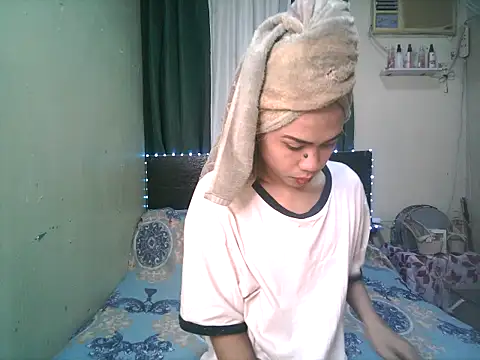 Snapshot of Sweet-shopia chatting on December 2025 08:38:01 AM Sweet-shopia online show from December 2025 08:38:01 AM