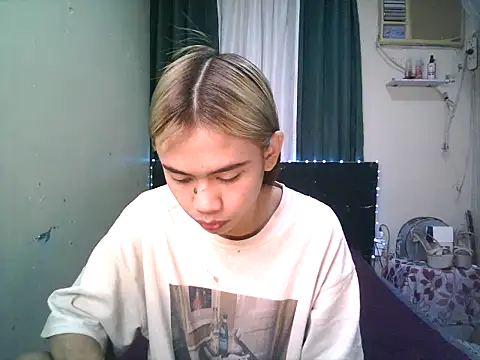 Snapshot of Sweet-shopia chatting on January 2026 05:06:01 PM Sweet-shopia online show from January 2026 05:06:01 PM