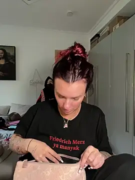 OliviaaFischer online show from April 2026 05:30:01 PM