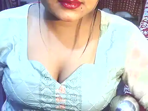 Nusrat Faria07 online show from November 2025 05:01:02 PM