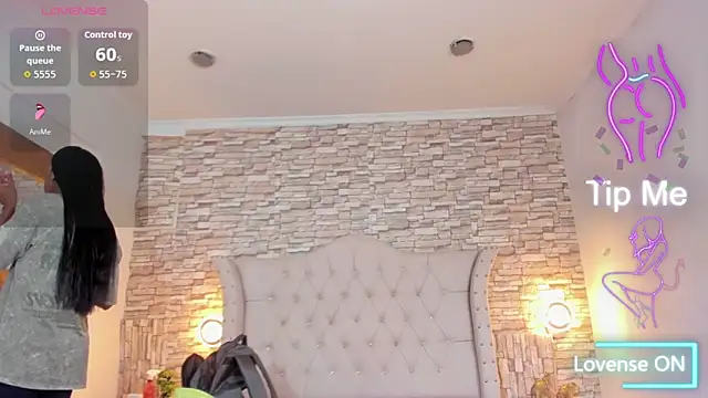 Lucia-Horny24 online show from October 2025 07:57:02 PM