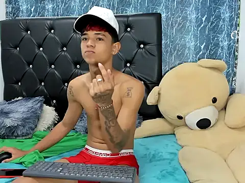 Snapshot of angelcute_19 chatting on September 2025 02:12:01 AM angelcute 19 online show from September 2025 02:12:01 AM