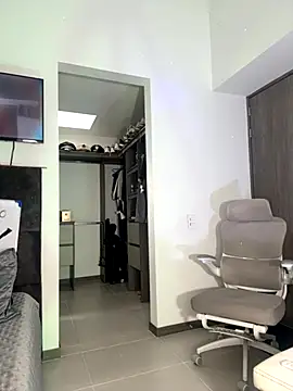 Andrew Johnnson online show from December 2025 05:58:01 PM