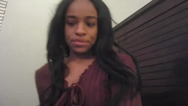 Marlowlovee online show from November 2025 04:08:01 AM