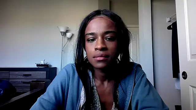 Marlowlovee online show from October 2025 04:19:02 PM