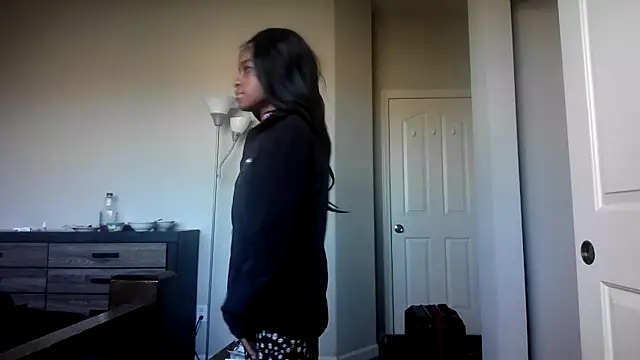 Marlowlovee online show from October 2025 03:05:02 PM