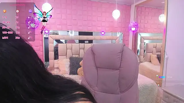  laaura  online show from October 2025 07:25:02 PM