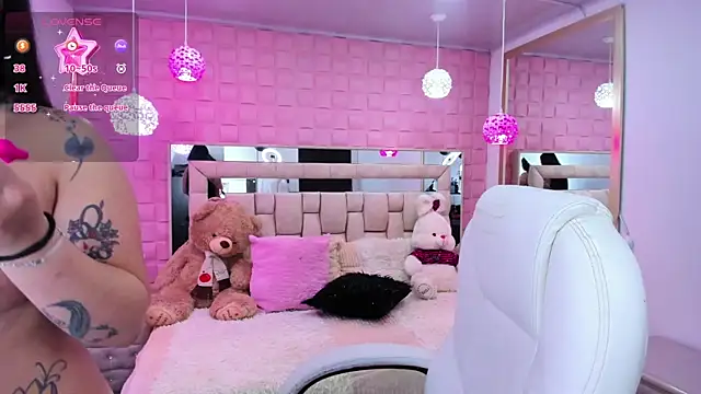  laaura  online show from March 2026 01:07:01 PM